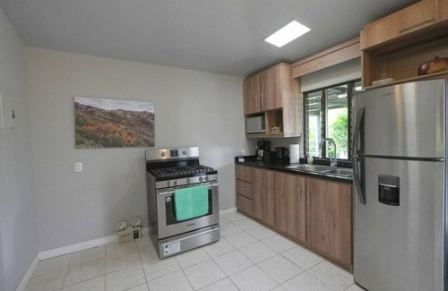 San Isidro Casa | Casita Jacaranda - Garden view private casita - 15 min from SJO airport