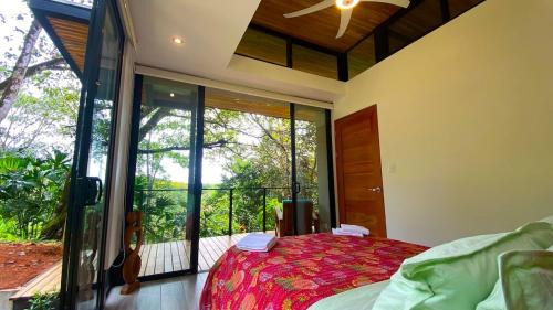 Savegre Casa | Casita Jungle Nest, 5 minutes drive to Playa Linda, 15 to Dominical, Wifi Starlink