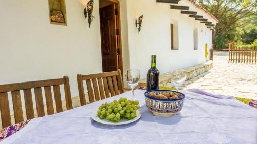 Benalauría Casa | Casita La Luna Rosa Cañada del Real Tesoro by Ruralidays