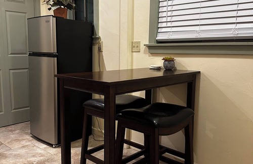 Old Fort Lowell Apartamento | Casita Magnolia – Private Desert Studio w/Kitchenette & Parking