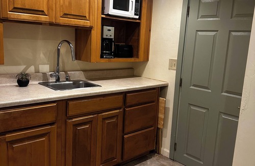 Old Fort Lowell Apartamento | Casita Magnolia – Private Desert Studio w/Kitchenette & Parking