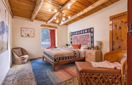 Nogal Casa | Casita Mistica A Southwest Adobe Field Home