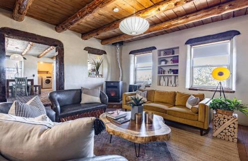 Nogal Casa | Casita Mistica A Southwest Adobe Field Home