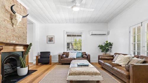 Singleton Casa | Casita - Modern 4 Bedroom Cottage In Heart Of Singleton
