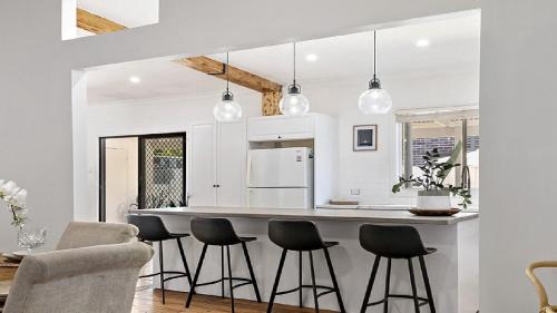Singleton Casa | Casita - Modern 4 Bedroom Cottage In Heart Of Singleton