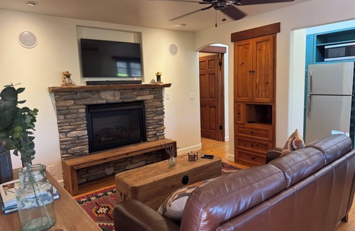 Vista Casa | Casita on the Hill! Charming home with California Outdoor Living