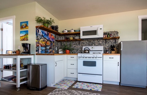 Bluff Casa | Casita on the Hill in Bluff- Sunrise Views!