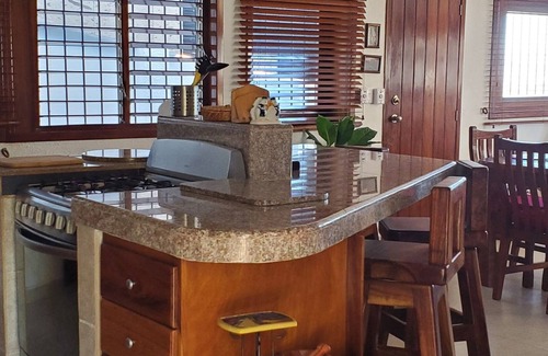 Abelardo L. Rodríguez Villa | Casita Santiago Ocean View balcón y piscina