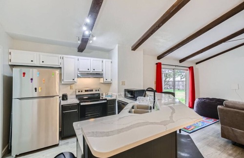 Wetmore Casa | Casita San Antonio + Family and Pet Friendly