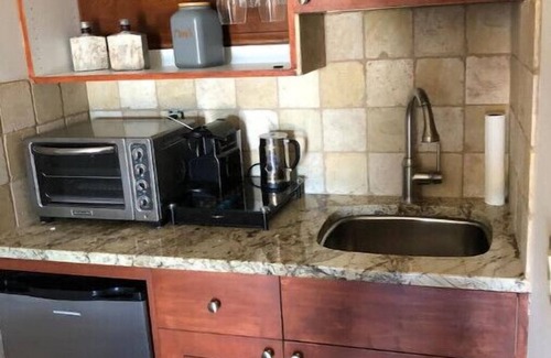 West Ridge Apartamento | Casita Vino - Dog-Friendly Vineyard Retreat & Stay