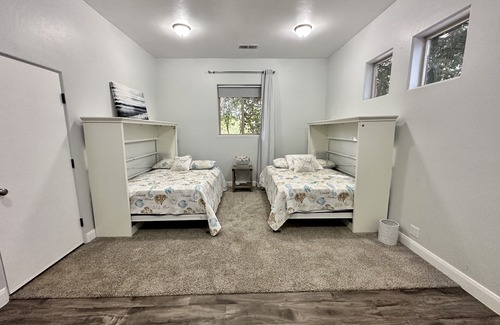 Washington Fields Casa | Casita with beautiful views. Private Pool, Hot tub, Sauna, and sport court.