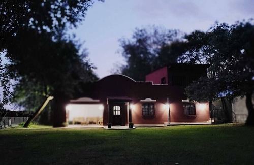 Campo Quijano Cabaña | Casona Las Lechuzas Casa de campo con vistas a los cerros