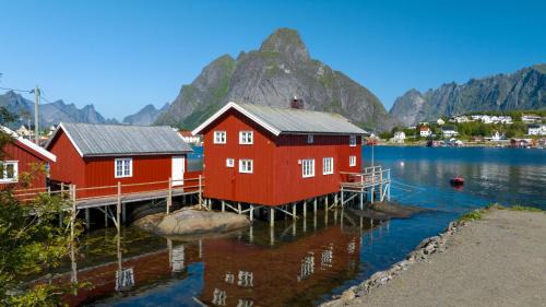 Moskenes Casa | Casp-Ara Rorbu in Reine, Lofoten - amazing view- Sauna included