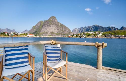 Moskenes Casa | Casp-Ara Rorbu in Reine, Lofoten - amazing view- Sauna included