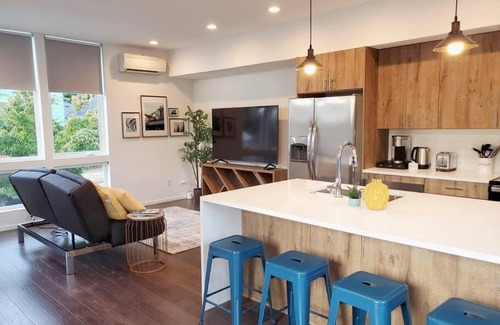Fairmount Park Apartamento | Casper King Bed w/Private office & Rooftop Deck