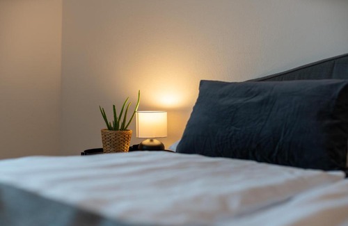 Oberzwehren Apartamento | CASSEL LOFTS - Moderne Wohnung für 3 mit Balkon nahe VW-Werk