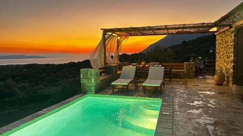 Nerotrivia Casa | Cassiopea Guest House Evia Greece