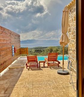 Nerotrivia Casa | Cassiopea Guest House Evia Greece