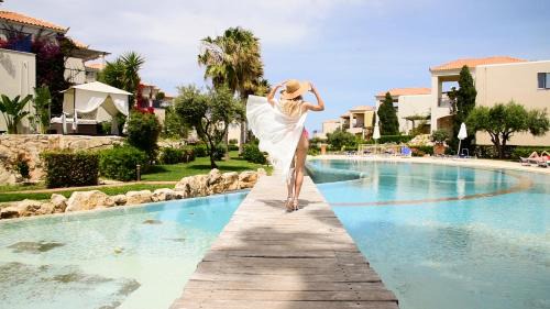 Maleme Apartamento | Cassiopeia 5 Bedroom Villa on beach with pool