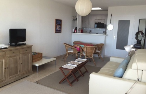 Cassis Apartamento | Cassis, Apartment with terrace, sea and cliff views. Private parking, Wifi.