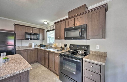 Cassopolis Cabina | Cassopolis Cabin w/ Lake & Fishing Access!