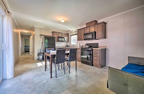 Cassopolis Cabina | Cassopolis Cabin w/ On-Site Fishing Pier!