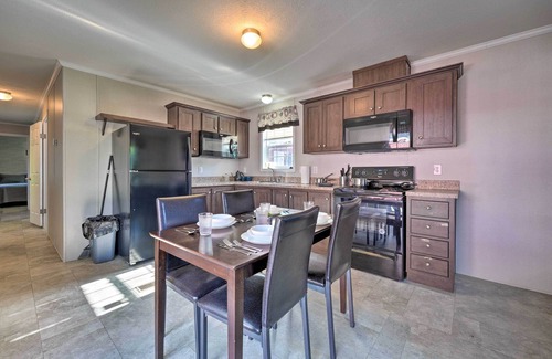 Cassopolis Cabina | Cassopolis Cabin w/ On-Site Fishing Pier!