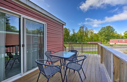 Cassopolis Casa | Cassopolis Cabin with On-Site Fishing Pier!