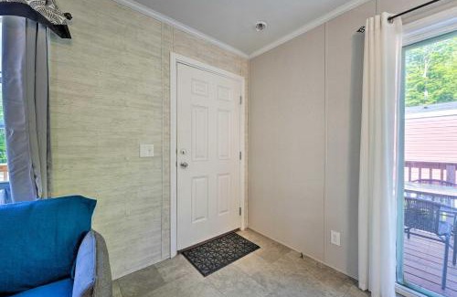 Cassopolis Casa | Cassopolis Cabin with On-Site Fishing Pier!