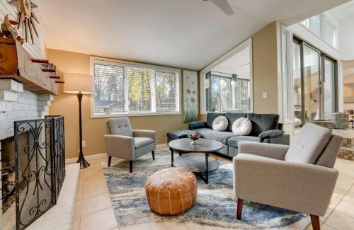 Cassopolis Casa | Cassopolis Vacation Home - Walk to Diamond Lake!