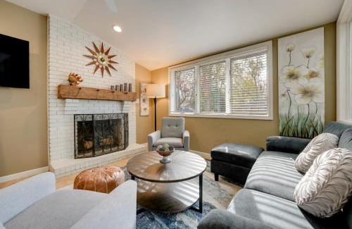 Cassopolis Casa | Cassopolis Vacation Home - Walk to Diamond Lake!