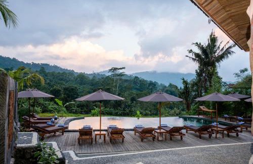 Sidemen Cabina | Cassowary Villa Sidemen