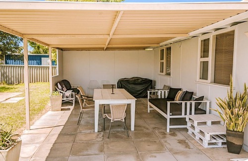 Lancelin Casa | Cast-a-way