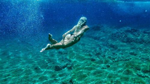 Jelsa Complejo | Cast Away - Eco Resort
