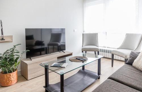 Gijon-Este Apartamento | Castañu Espacioso apartamento a 9 min de la playa