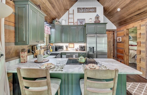 Waynesville Cabina | CastAway Waterfront Rustic Cabin Very Private With Outdoor Cabana