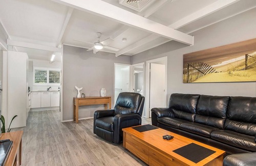 Laurieton Casa | Castaway - Your mountain retreat with lake views