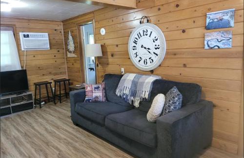 Newaygo Apartamento | Castaways Cottage on Croton Pond #1