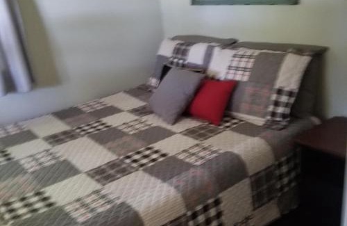 Newaygo Apartamento | Castaways Cottage on Croton Pond #2