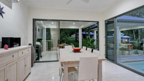 Palm Cove Casa | Castaways - Palm Cove