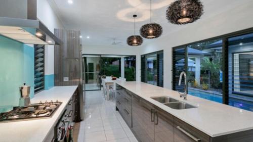 Palm Cove Casa | Castaways - Palm Cove
