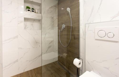 Kastel Stari Apartamento | Castel Beachfront Apartment