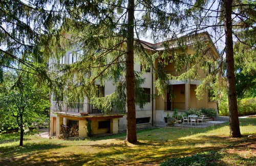 Castel di Sangro Villa | Castel di Sangro Villa con parque en el corazón de la ciudad