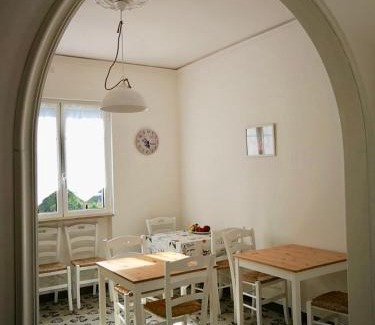 Finale Ligure Cama Y Desayuno | Castelli in aria