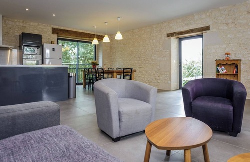 Castelnau-Montratier-Sainte-Alauzie Casa | Castelneuve es una casa de vacaciones privada con una apariencia lujosa y atractiva.