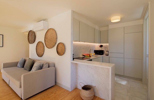 Alfama Apartamento | Castelo Superior Two Bedroom Apartment