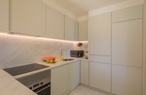 Alfama Apartamento | Castelo Superior Two Bedroom Apartment