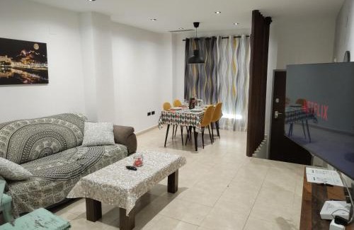 Alicante Apartamento | CastelPlace beach con plaza de Garage incluida, free parking and AC