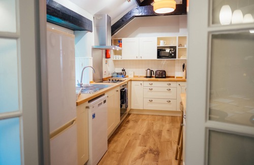 Higher Bockhampton Cabaña | Casterbridge - Enchanting 3 bed Countryside Cottage with Hot Tub
