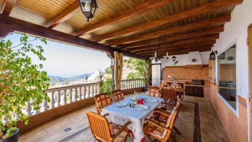 Cómpeta Casa | Castillo de la Hazalara Cómpeta by Ruralidays